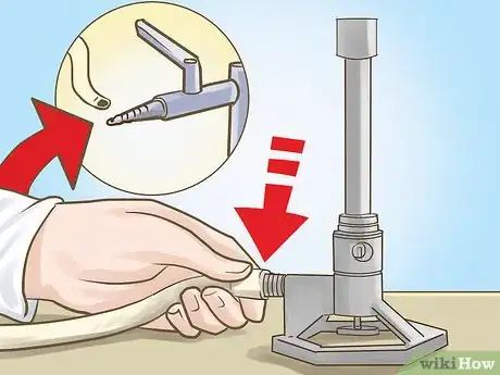 Image intitulée Light a Bunsen Burner Step 7