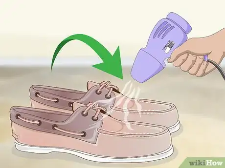 Image intitulée Waterproof Shoes Step 6