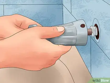 Image intitulée Change a Bathtub Faucet Step 17