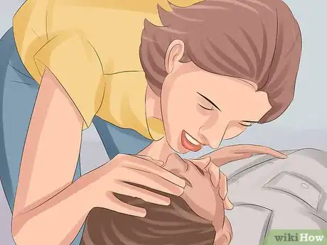 Image intitulée Give Mouth to Mouth Resuscitation Step 5