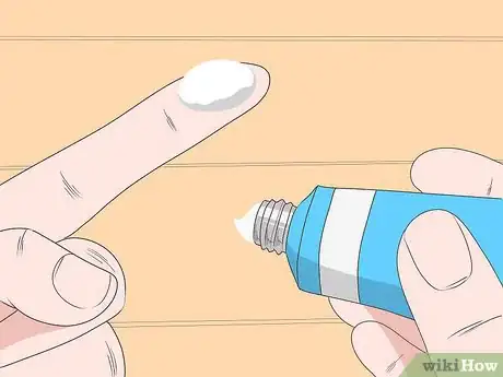 Image intitulée Apply Hemorrhoid Cream Step 5