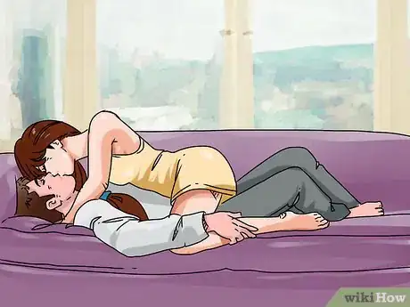 Image intitulée Turn a Guy on While Making Out Step 9