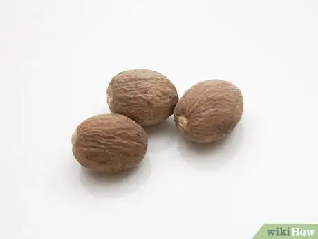 Image intitulée Grate Nutmeg Step 10