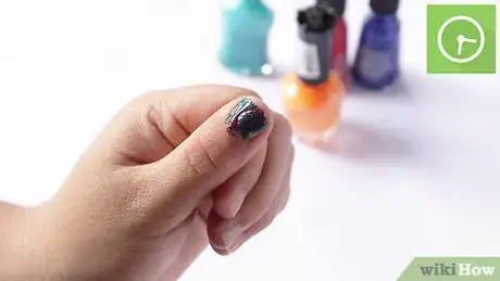 Image intitulée Make Tie Dye Nails Step 15