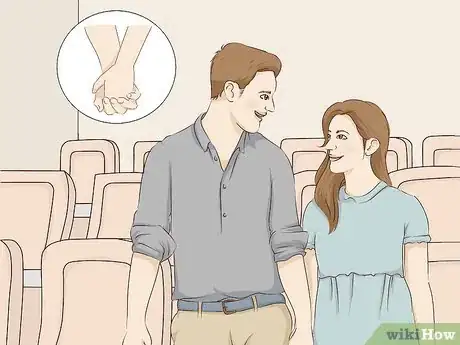 Image intitulée Kiss a Girl During the Movies for Middle School Guys Step 10