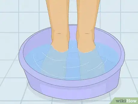 Image intitulée Control Foot Odor with Baking Soda Step 10