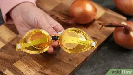 Image intitulée Chop Onions Without Tears Step 10