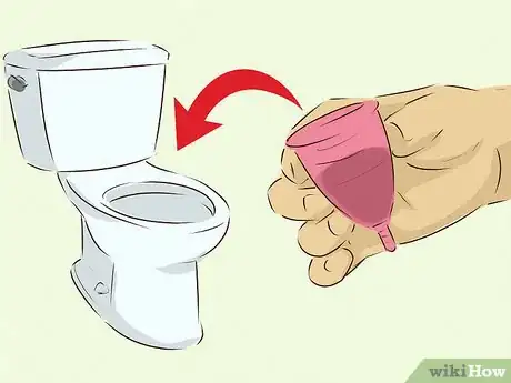 Image intitulée Use a Menstrual Cup Step 12