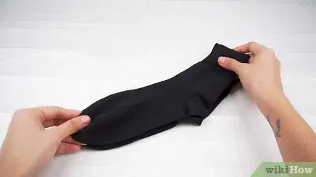 Image intitulée Fold Socks Step 1