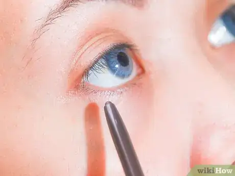 Image intitulée Make Blue Eyes Stand Out Step 1