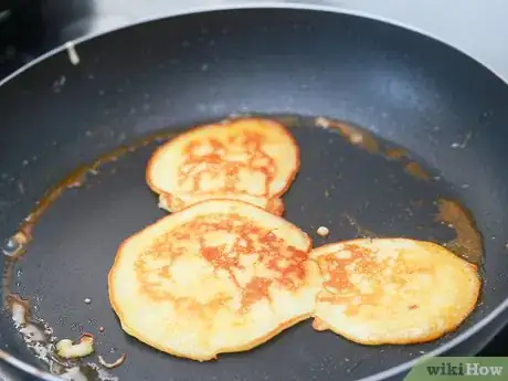 Image intitulée Make a Mickey Mouse Pancake Step 6