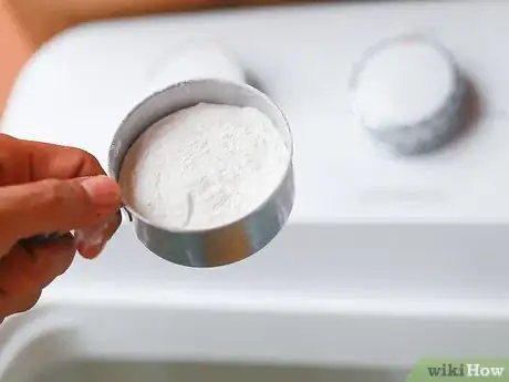 Image intitulée Add Baking Soda to Laundry Step 3