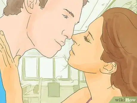 Image intitulée Get a Kiss on the First Date Step 14