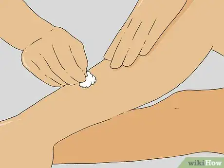 Image intitulée Shave Your Legs Step 20