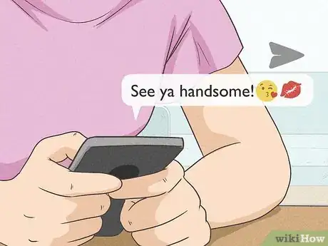 Image intitulée Turn a Guy on Through Text Message Step 5