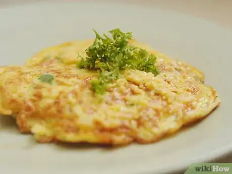 Image intitulée Make a Fluffy 3 Egg Omelette Step 13