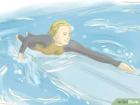 Image intitulée Stand Up on a Surfboard Step 5