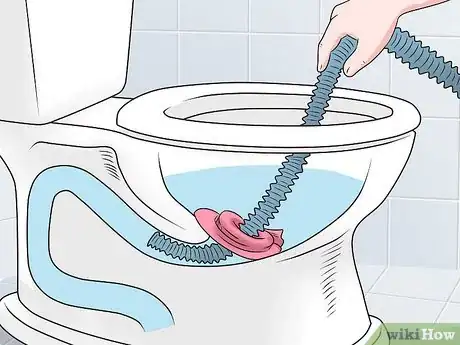 Image intitulée Unclog a Toilet Step 24
