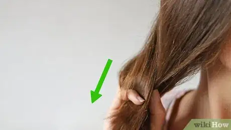 Image intitulée Braid Your Own Hair Step 2