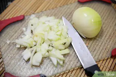 Image intitulée Sauté Onions Step 2