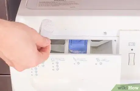 Image intitulée Clean a Front Load Washer Step 12