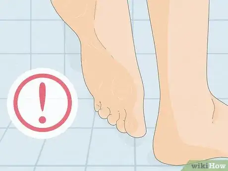 Image intitulée Control Foot Odor with Baking Soda Step 4