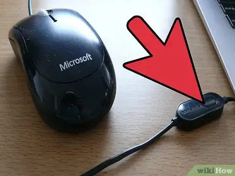 Image intitulée Connect Microsoft Wireless Laser Mouse 5000 Step 5
