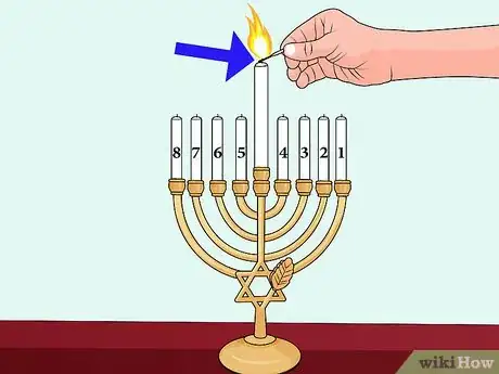 Image intitulée Light a Chanukah Menorah Step 5