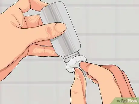 Image intitulée Remove a Liquid Bandage Step 8