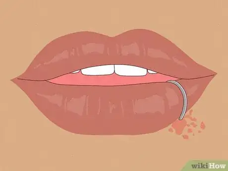 Image intitulée Take Care of a Lip Piercing Step 4