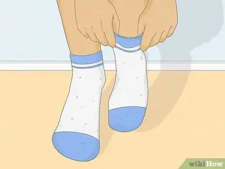 Image intitulée Control Foot Odor with Baking Soda Step 11