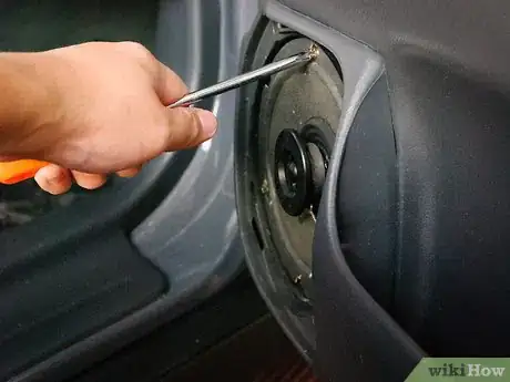Image intitulée Install Car Speakers Step 4