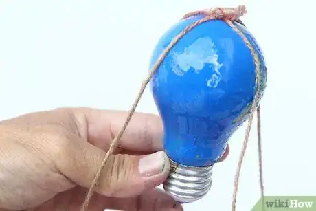 Image intitulée Paint Light Bulbs Step 9