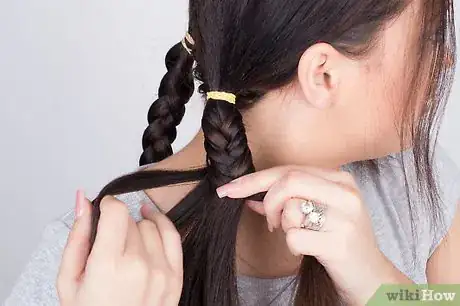 Image intitulée Milkmaid Braid Your Hair Step 7