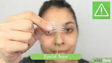 Image intitulée Apply Eyelid Tape Step 9