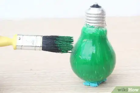 Image intitulée Paint Light Bulbs Step 7