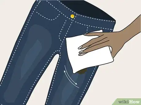 Image intitulée Remove a Stain from a Pair of Jeans Step 14