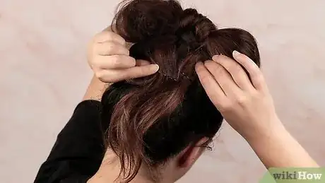 Image intitulée Make a Bow out of Your Hair Step 6