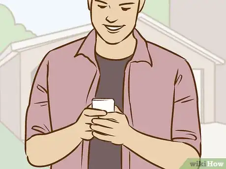 Image intitulée Flirt with a Guy over Text Step 9