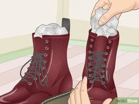 Image intitulée Break in Your Brand New Dr Martens Boots Step 5