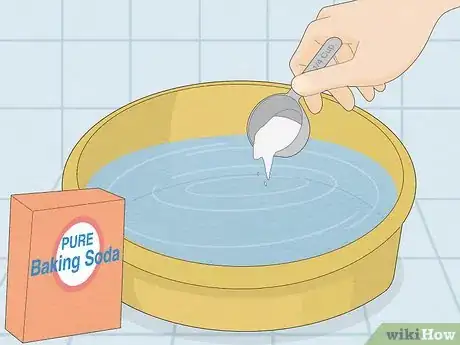 Image intitulée Control Foot Odor with Baking Soda Step 1