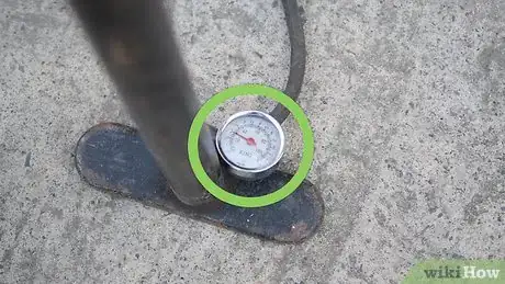 Image intitulée Put Air in a Tire Step 13