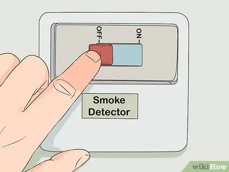 Image intitulée Replace a Smoke Detector Step 6