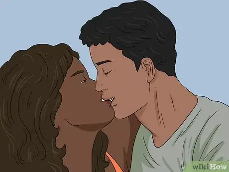 Image intitulée Kiss Your Girlfriend Step 15