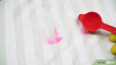 Image intitulée Remove Slime from Your Clothing Step 1