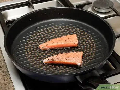 Image intitulée Tell when Salmon Is Cooked Step 9