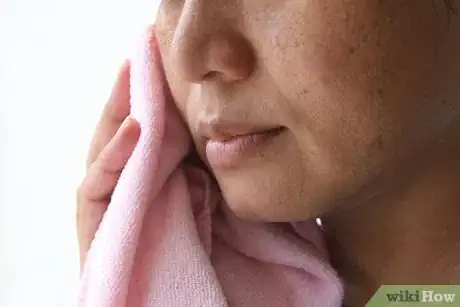 Image intitulée Apply Toothpaste on Pimples Step 10