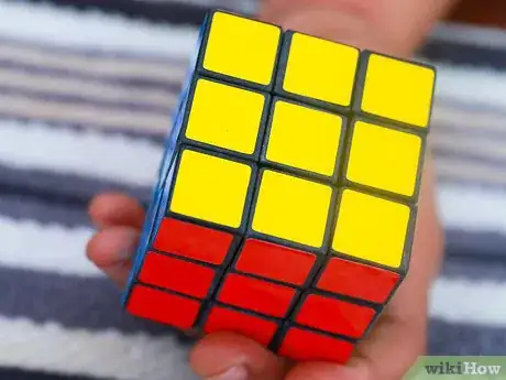 Image intitulée Play With a Rubik's Cube Step 12