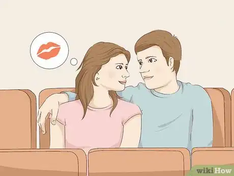 Image intitulée Kiss a Girl During the Movies for Middle School Guys Step 8
