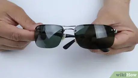 Image intitulée Clean Sunglasses Step 1